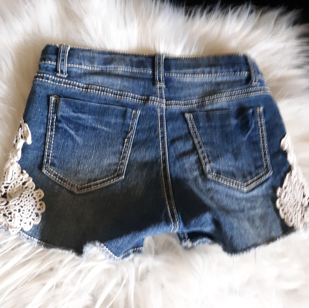 Shorts - Picture 3 of 3